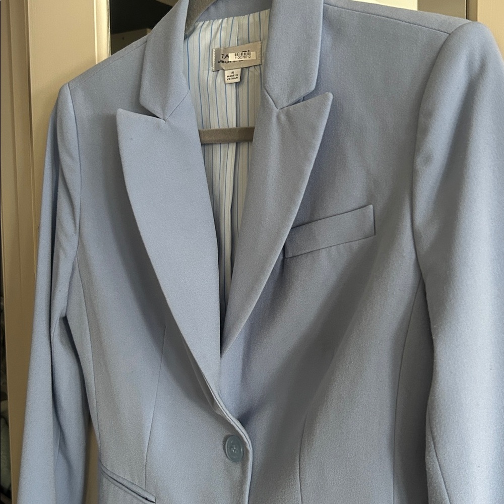 Tahari blazer - Picture 9 of 10